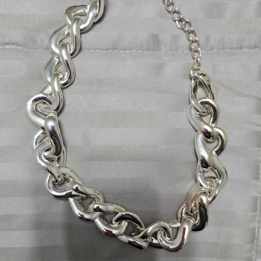 Stylish Silver Chain Necklace - Picture 3 of 3